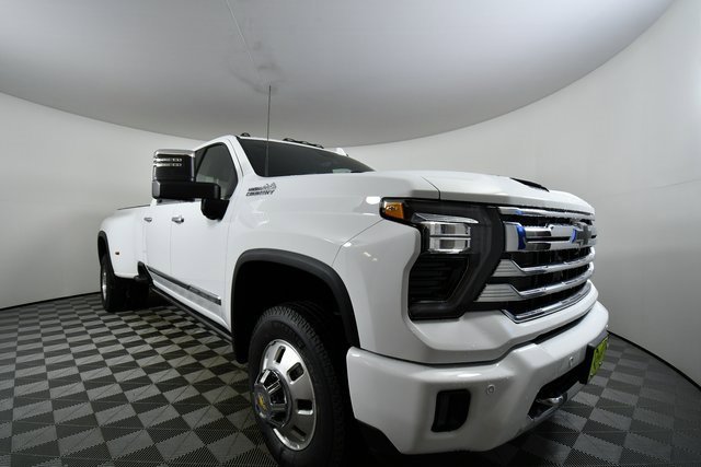 New 2026 Chevrolet Silverado 3500 High Country w/ Technology Package image 8