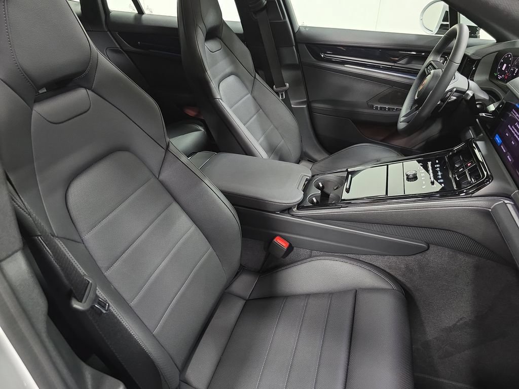 Certified 2025 Porsche Panamera RWD image 26