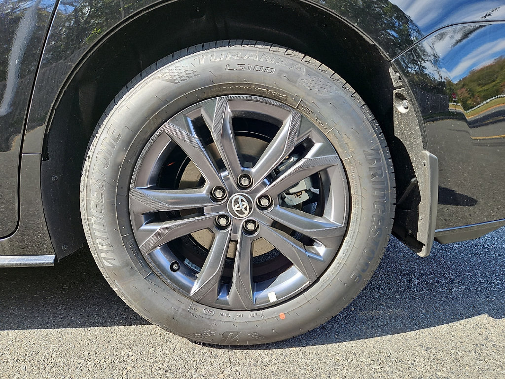 New 2026 Toyota Sienna XSE AWD/4WD image 7