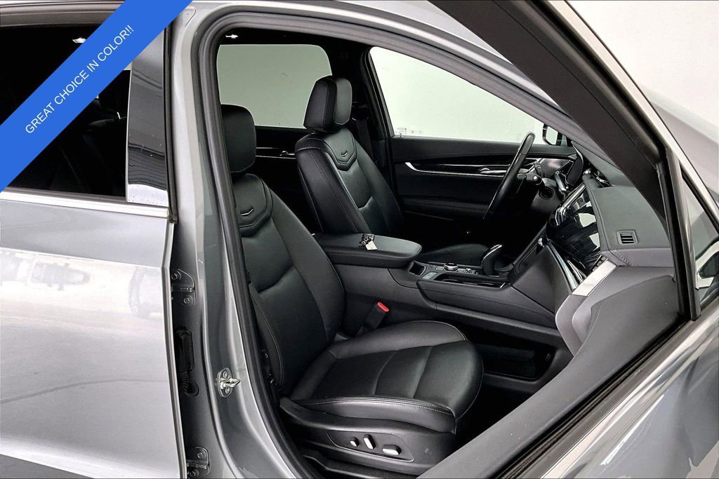 Used 2025 Cadillac XT6 Premium Luxury image 11