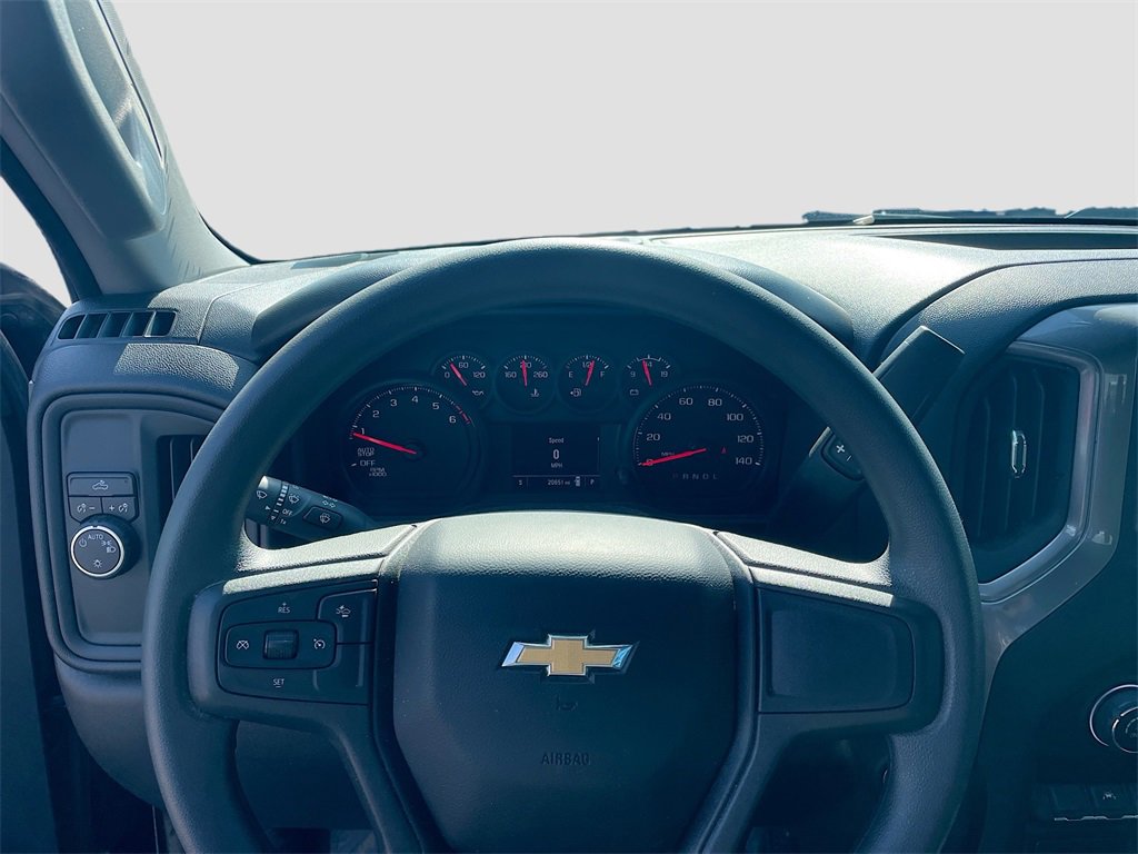 Used 2025 Chevrolet Silverado 1500 Custom image 13