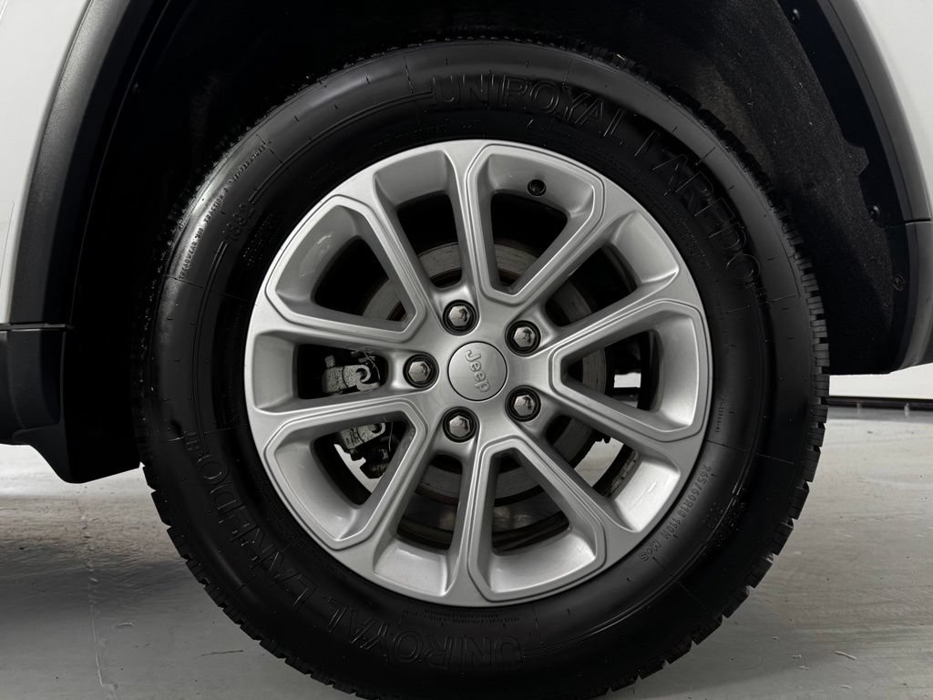 Used 2021 Jeep Grand Cherokee Laredo AWD/4WD image 11