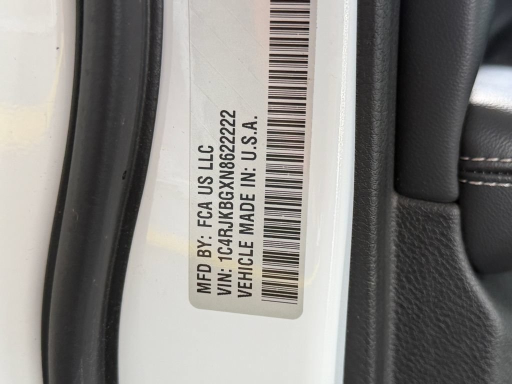 Used 2022 Jeep Grand Cherokee L Limited AWD/4WD image 34
