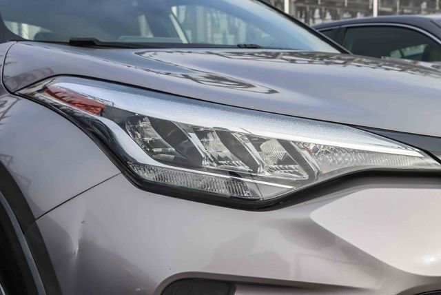 Used 2020 Toyota C-HR LE image 12