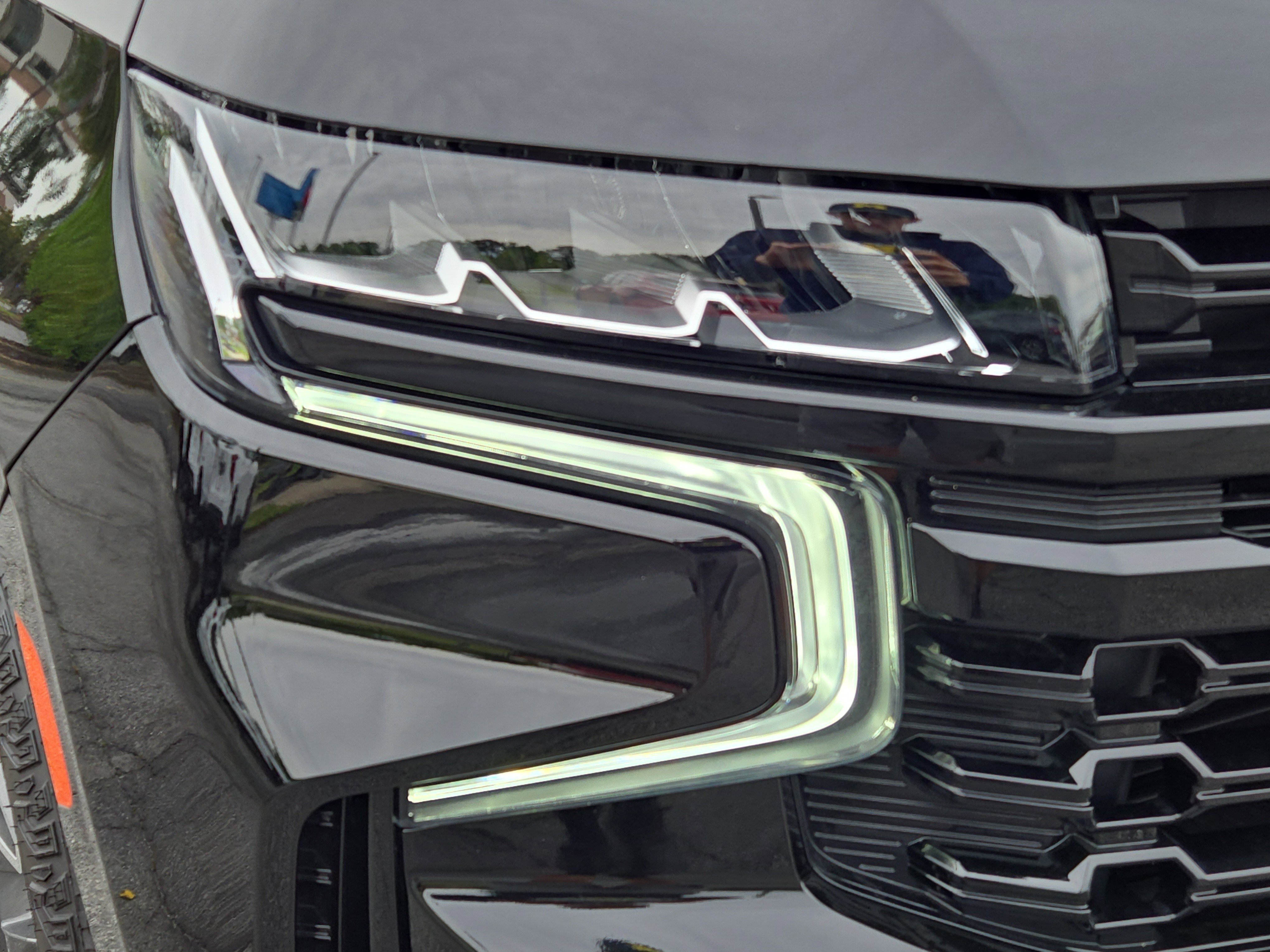 Used 2024 Chevrolet Tahoe Z71 w/ Luxury Package image 5