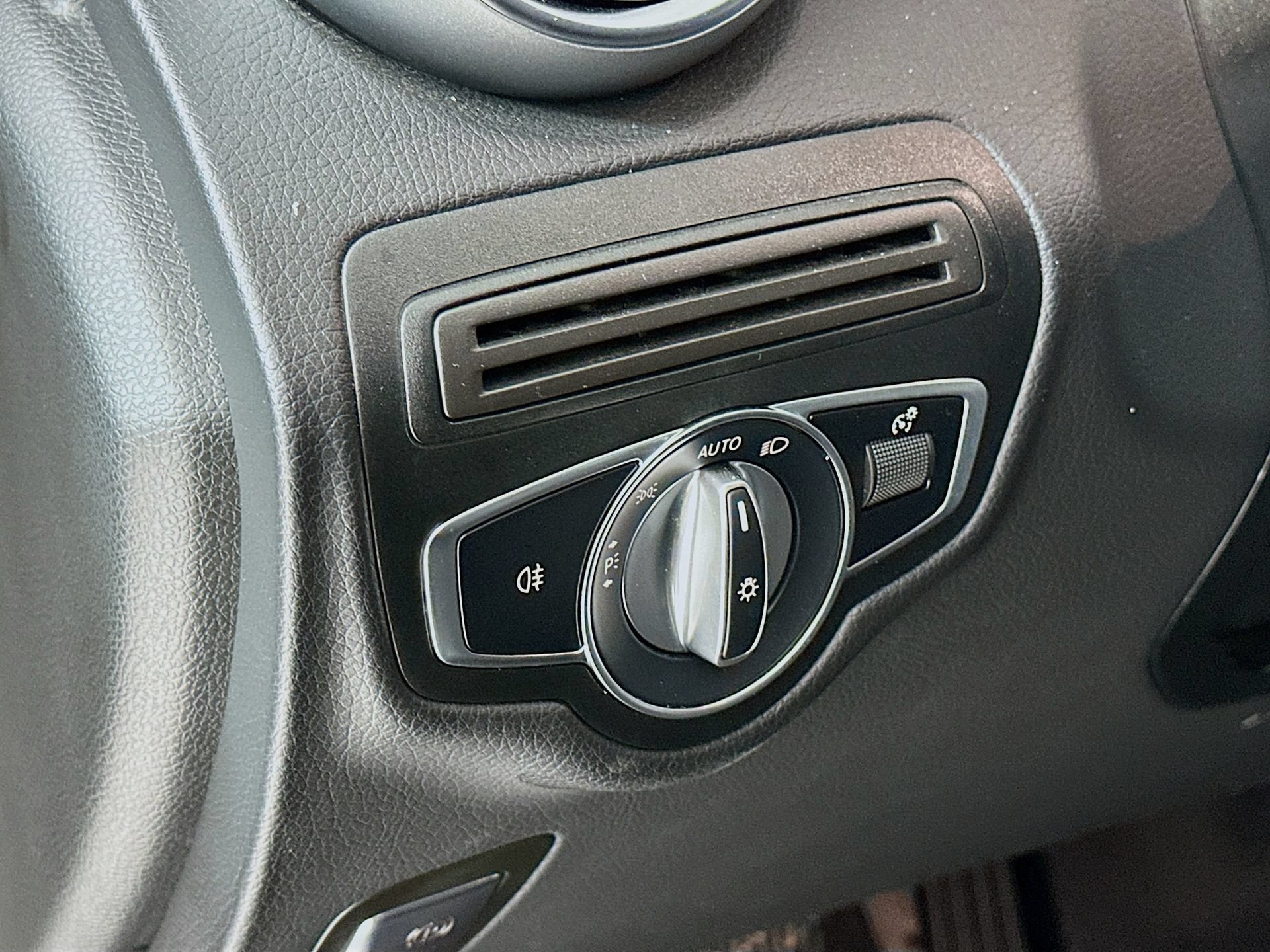 Certified 2022 Mercedes-Benz GLC 300 image 11