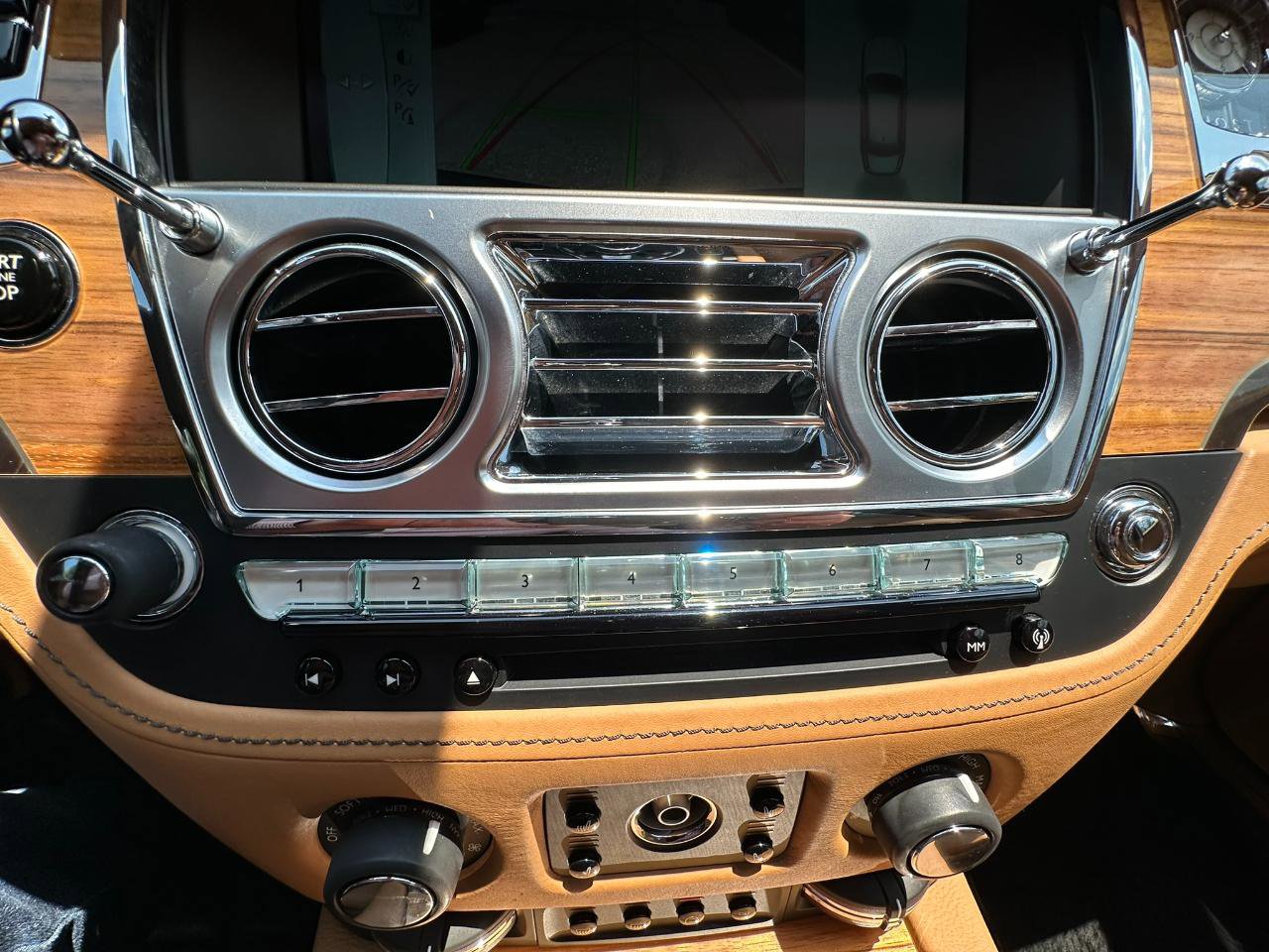 Used 2014 Rolls-Royce Ghost RWD image 25