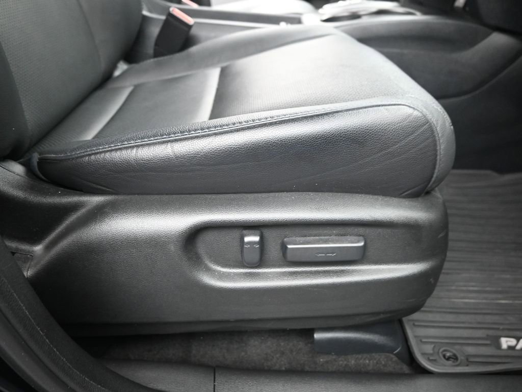 Used 2023 Honda Passport EX-L image 10