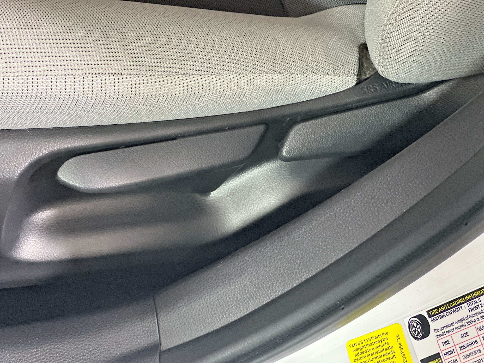 Used 2025 Toyota Corolla LE FWD image 13