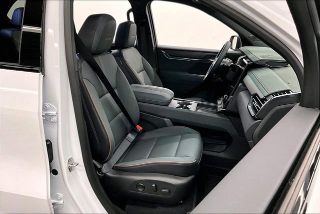 Used 2025 GMC Acadia AT4 w/ LPO, Floor Liner Package image 8