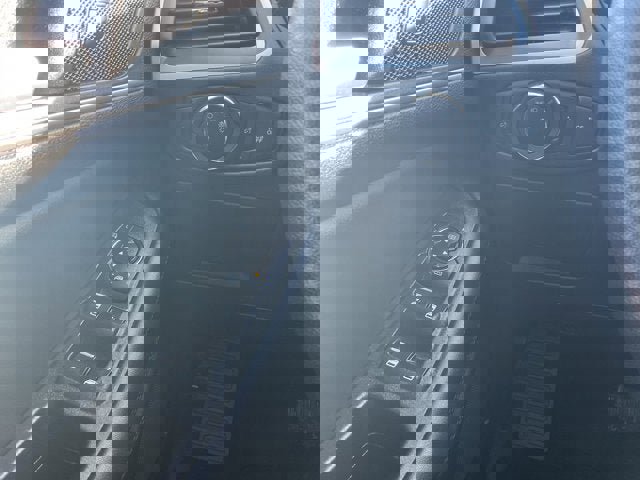 Used 2024 Ford Edge SEL image 18