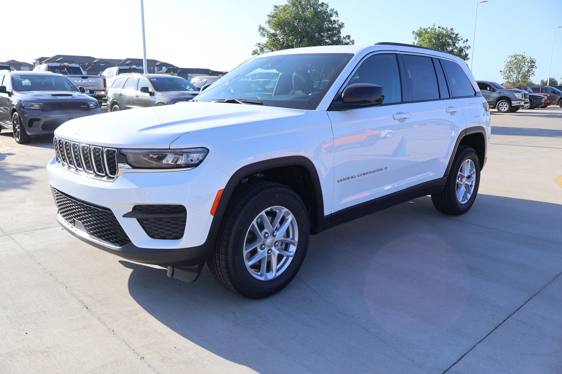 New 2026 Jeep Grand Cherokee Laredo RWD image 9