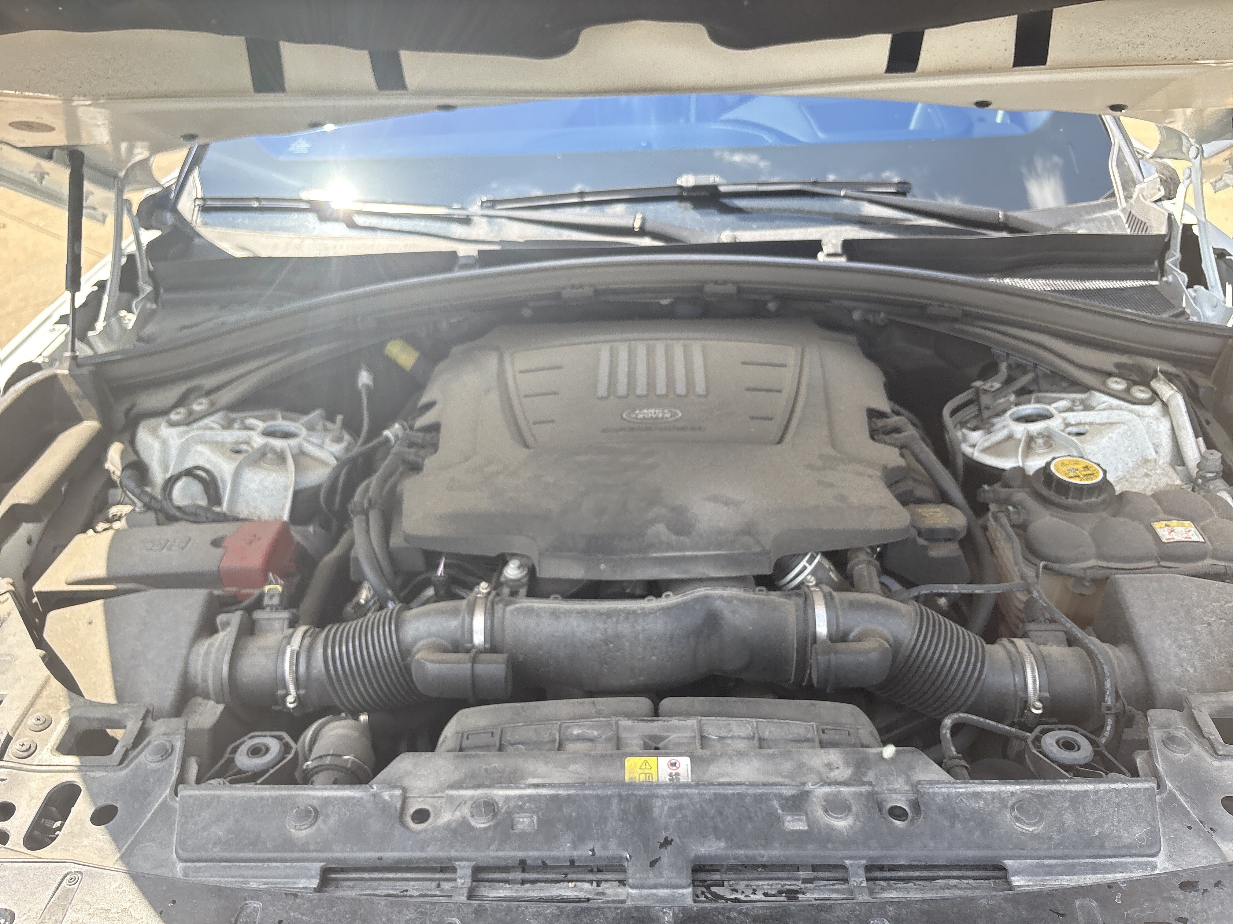 Used 2020 Land Rover Range Rover Velar R-Dynamic S AWD/4WD image 34