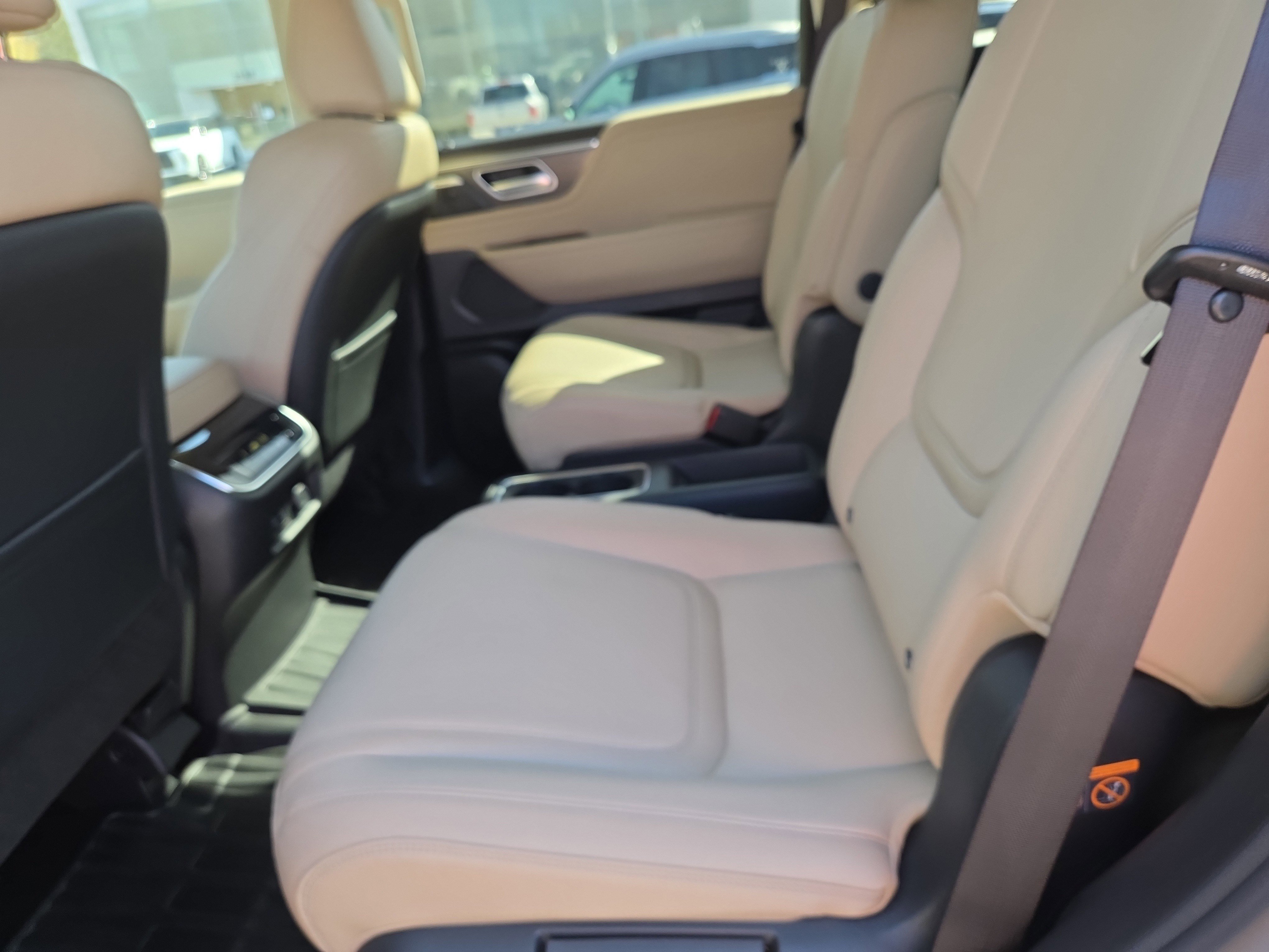 Used 2026 INFINITI QX80 Pure w/ Cargo Package image 7