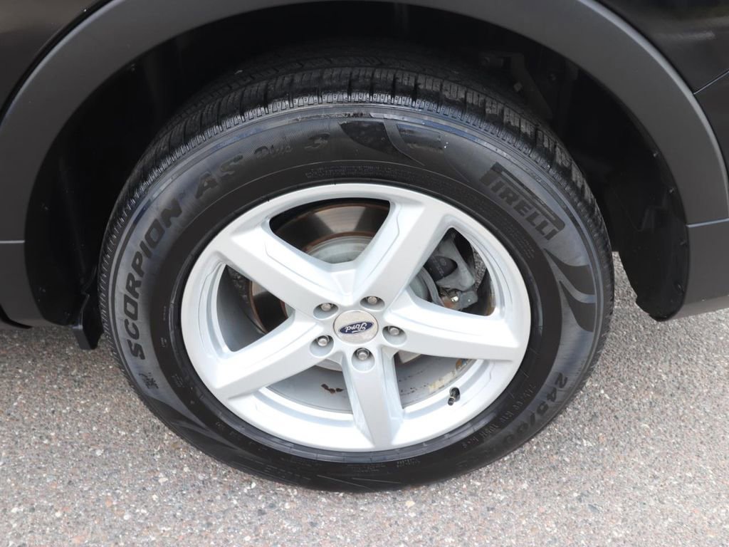 Used 2018 Ford Explorer XLT w/ Equipment Group 202A FWD image 23