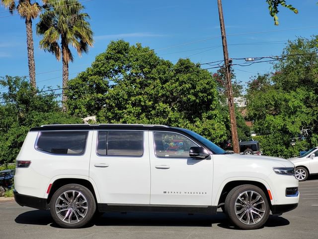 New 2023 Jeep Grand Wagoneer Series III image 8