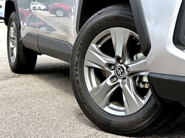 Used 2024 Toyota RAV4 LE AWD/4WD image 2