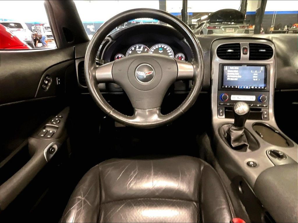 Used 2006 Chevrolet Corvette Convertible w/ Preferred Equipment Group RWD image 17