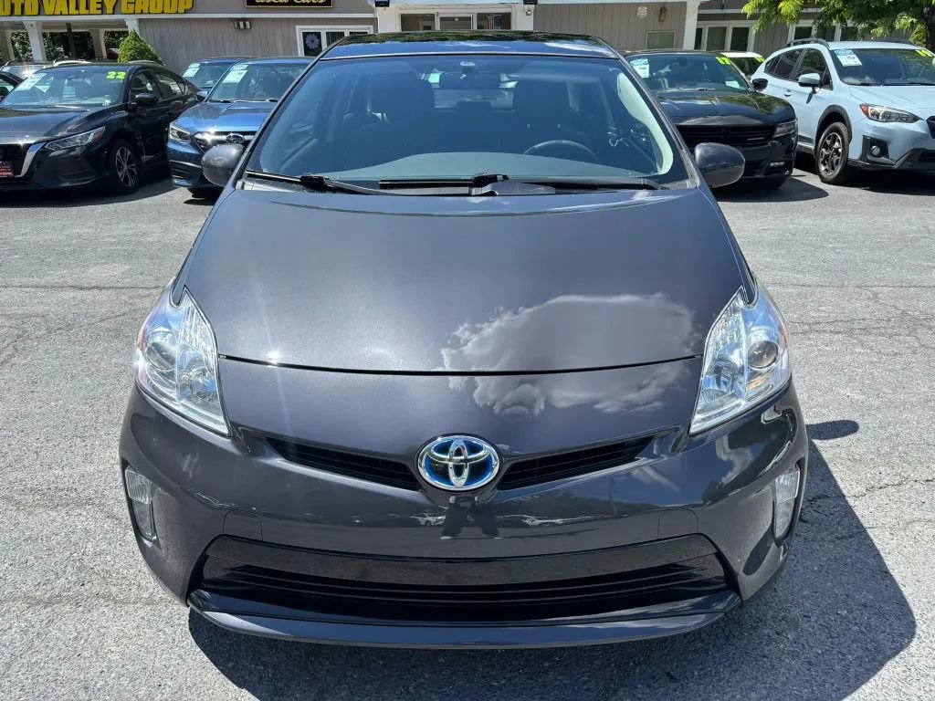 Used 2015 Toyota Prius Three w/ Solar Roof Package FWD image 3