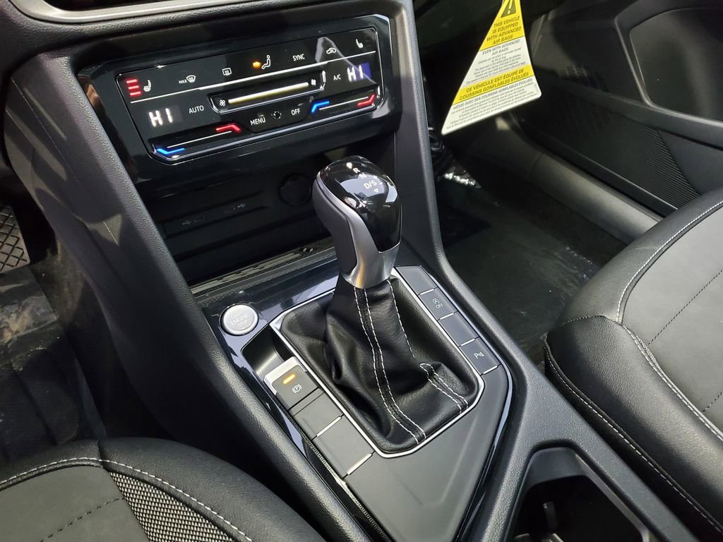 New 2025 Volkswagen Taos SE image 10