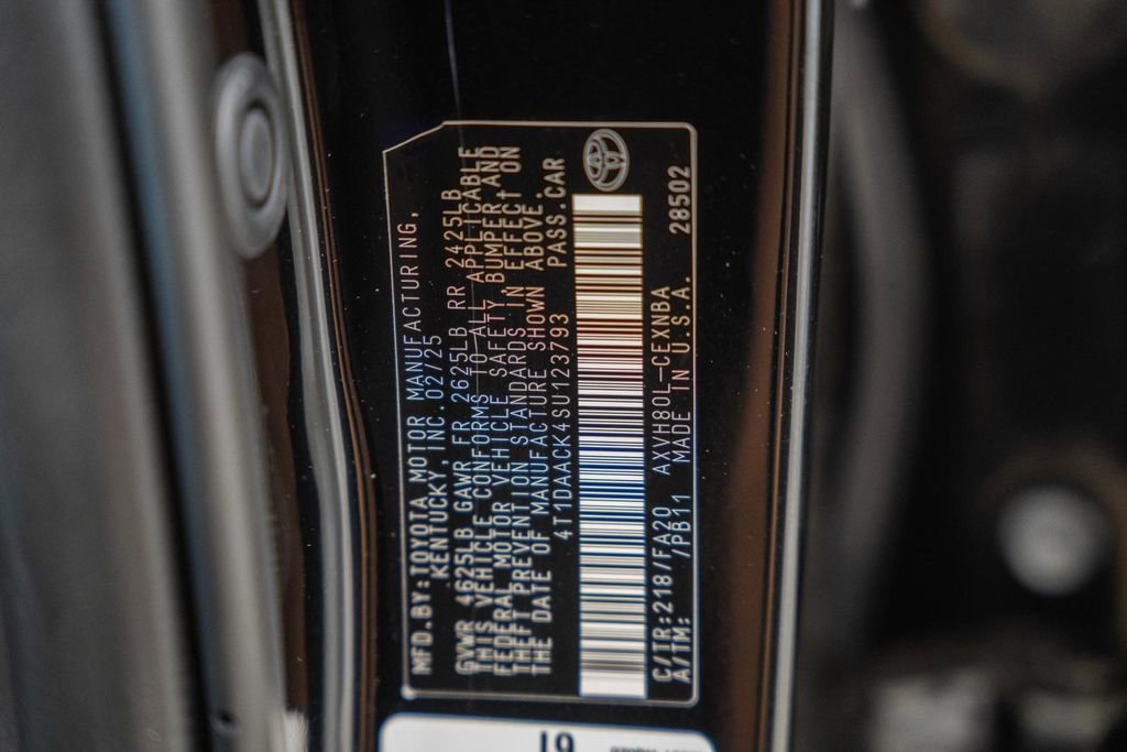 Used 2025 Toyota Camry LE image 37