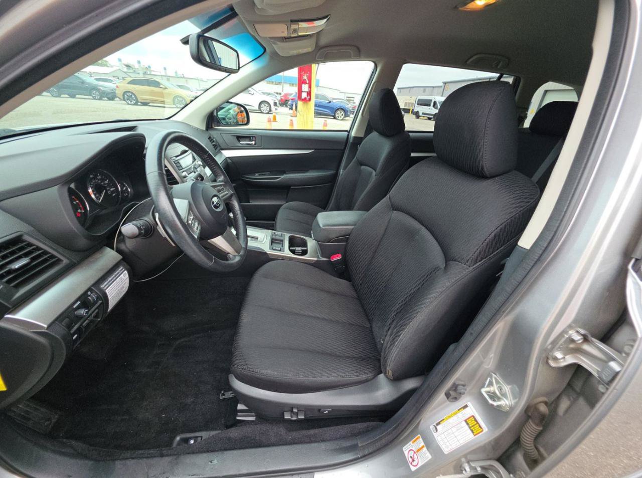 Used 2011 Subaru Outback 2.5i Premium AWD/4WD image 9