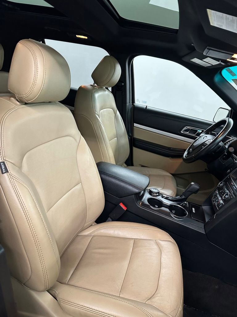 Used 2016 Ford Explorer XLT w/ Equipment Group 202A image 43