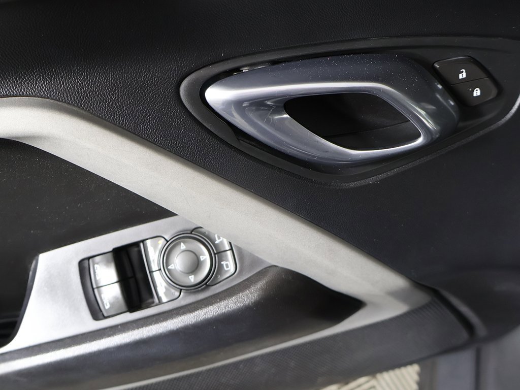 Used 2020 Chevrolet Camaro LT image 32