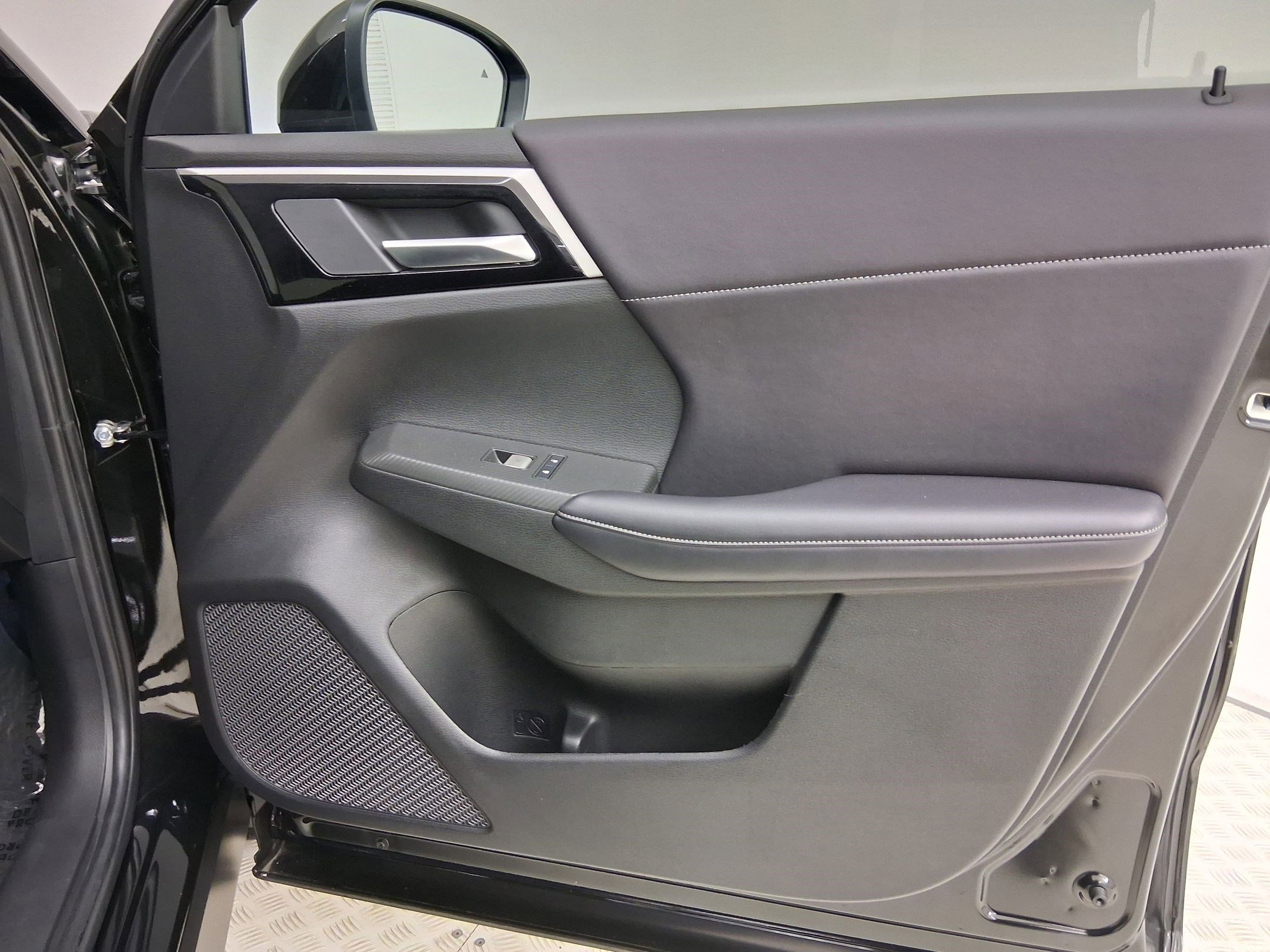Used 2024 Mitsubishi Outlander SE image 36