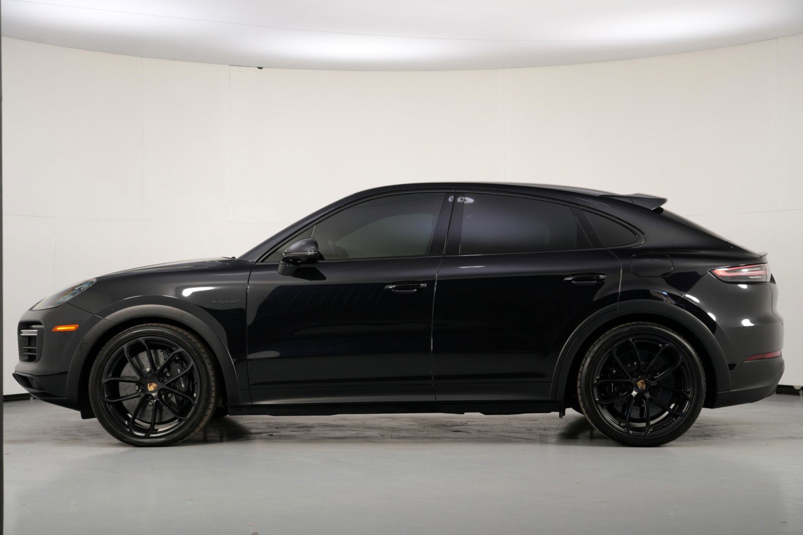 Used 2022 Porsche Cayenne Turbo S image 9