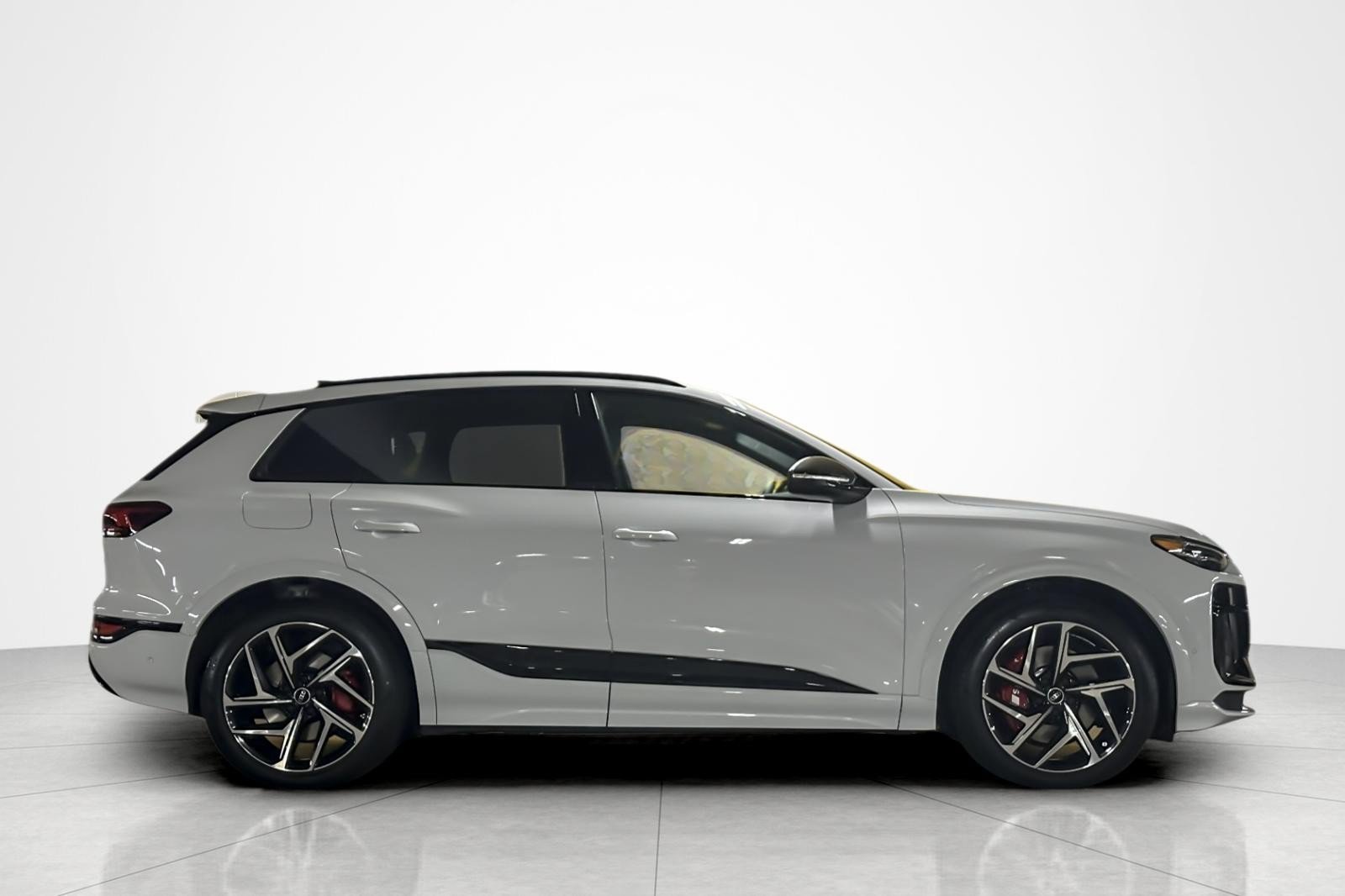 New 2027 Audi SQ6 e-tron Premium Plus AWD/4WD image 7