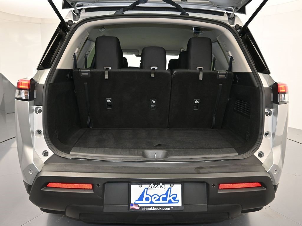 Certified 2024 Nissan Pathfinder SV image 25