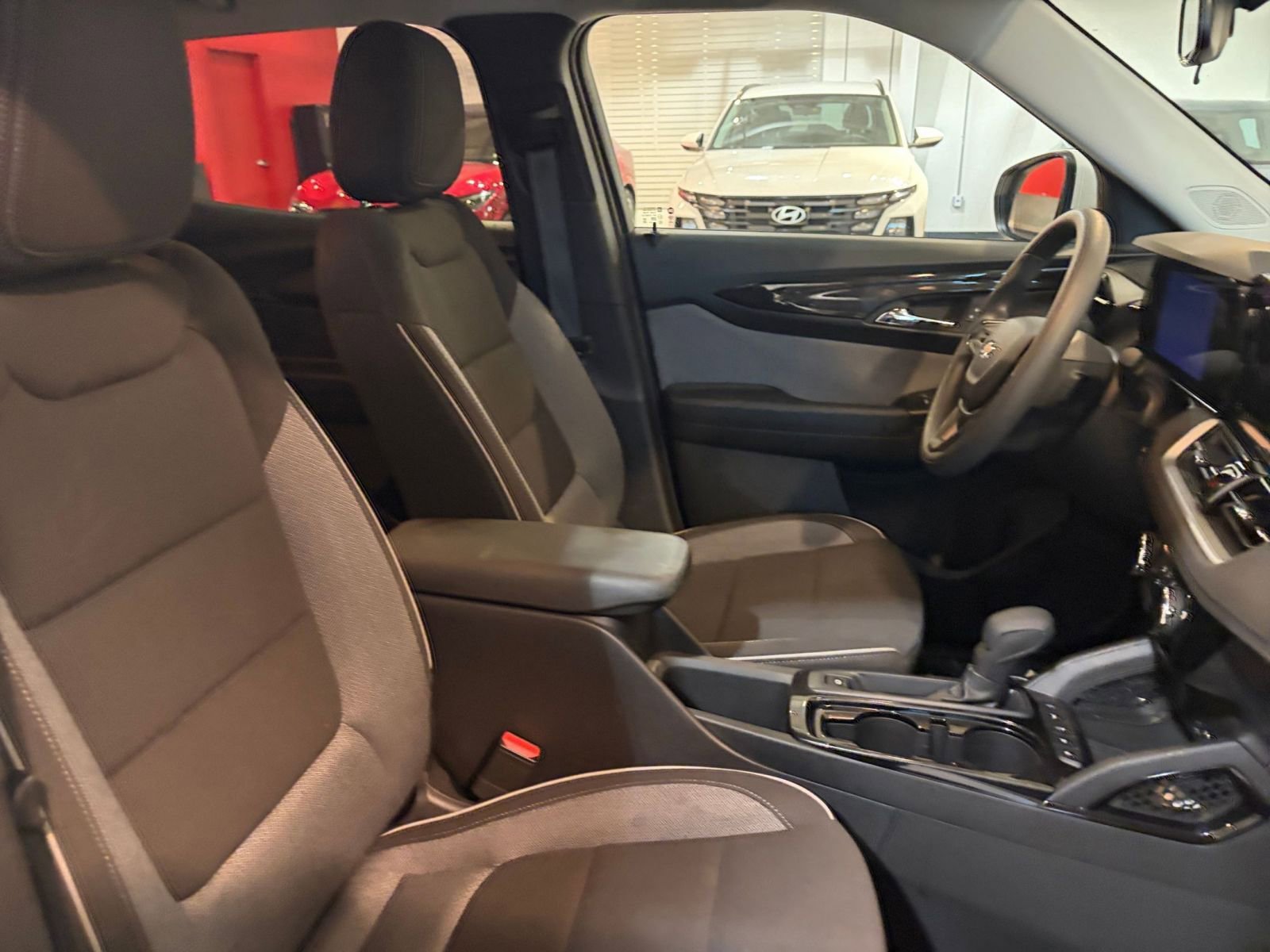 Used 2025 Chevrolet TrailBlazer LT image 34