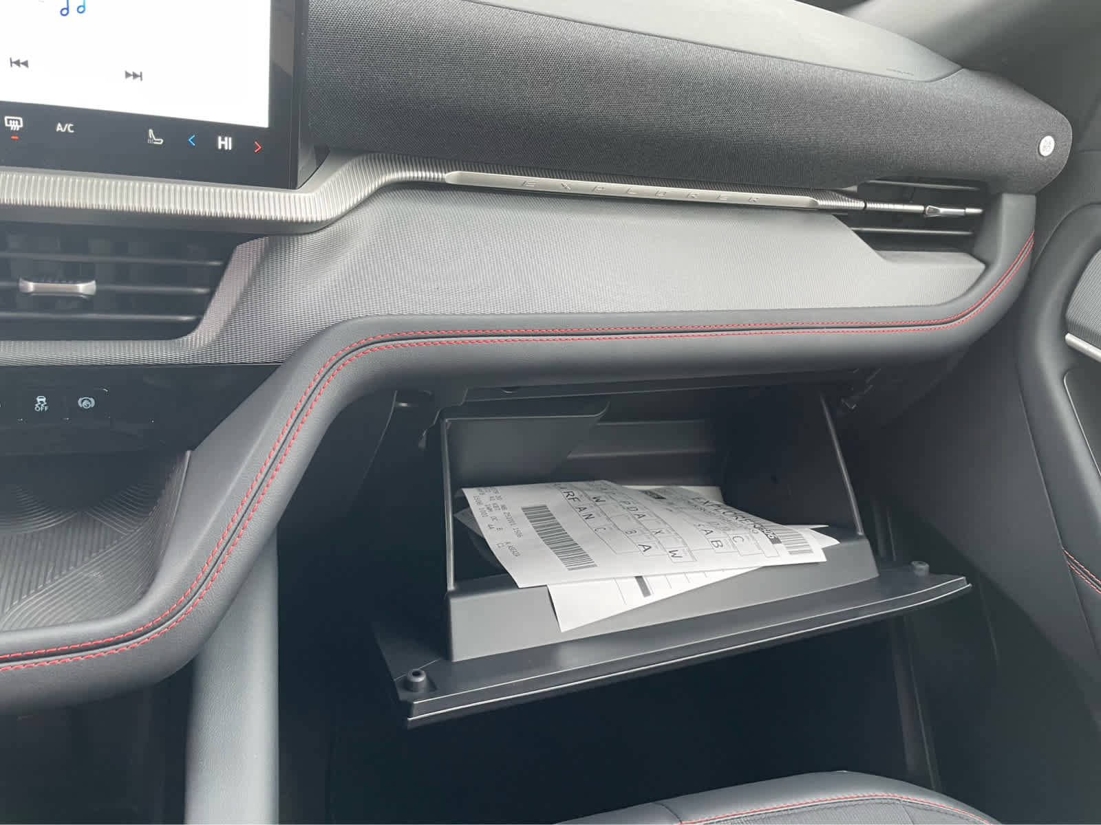 Used 2026 Ford Explorer ST-Line w/ ST-Line Street Pack image 30