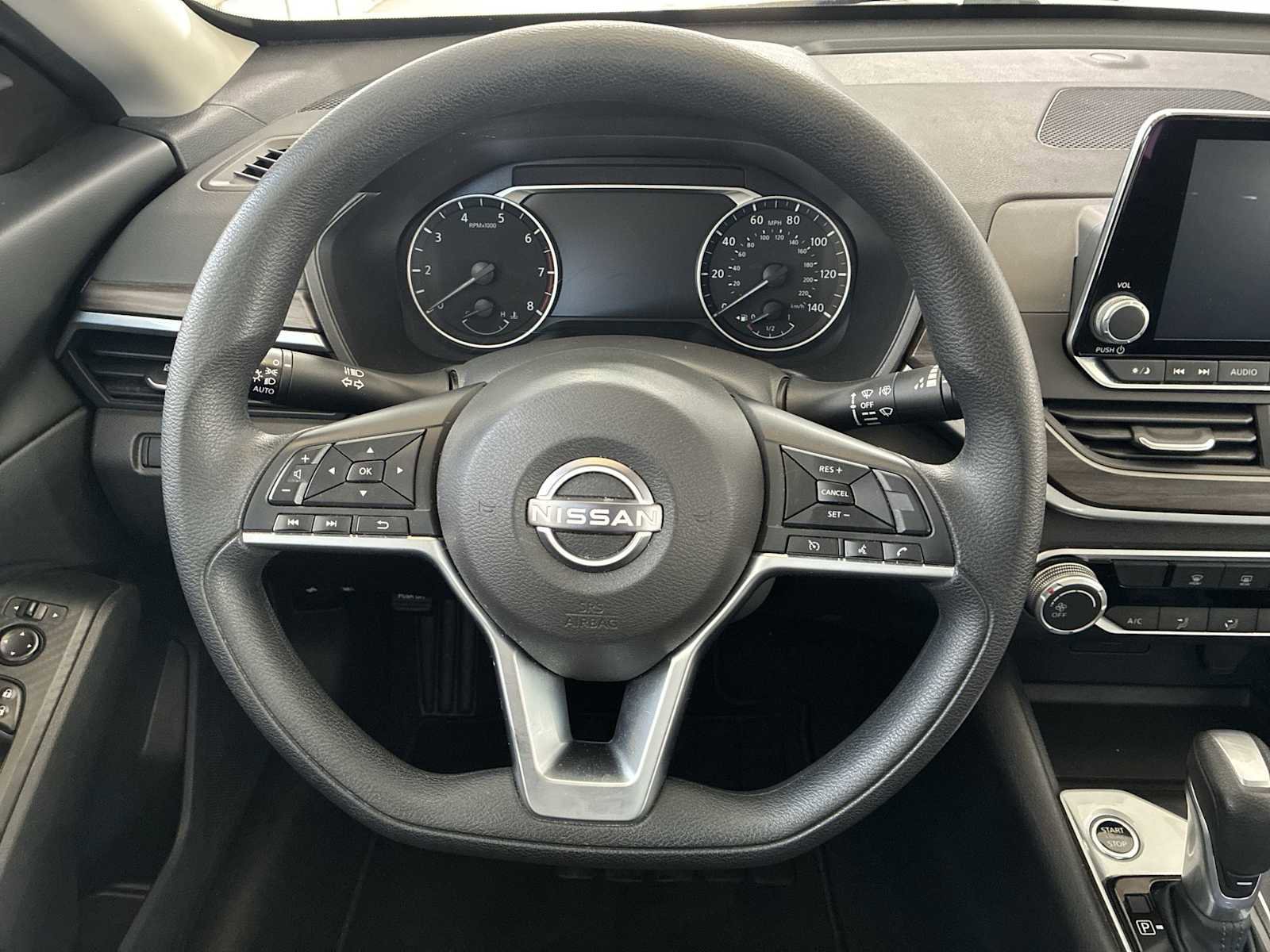 Used 2025 Nissan Altima 2.5 SV image 11