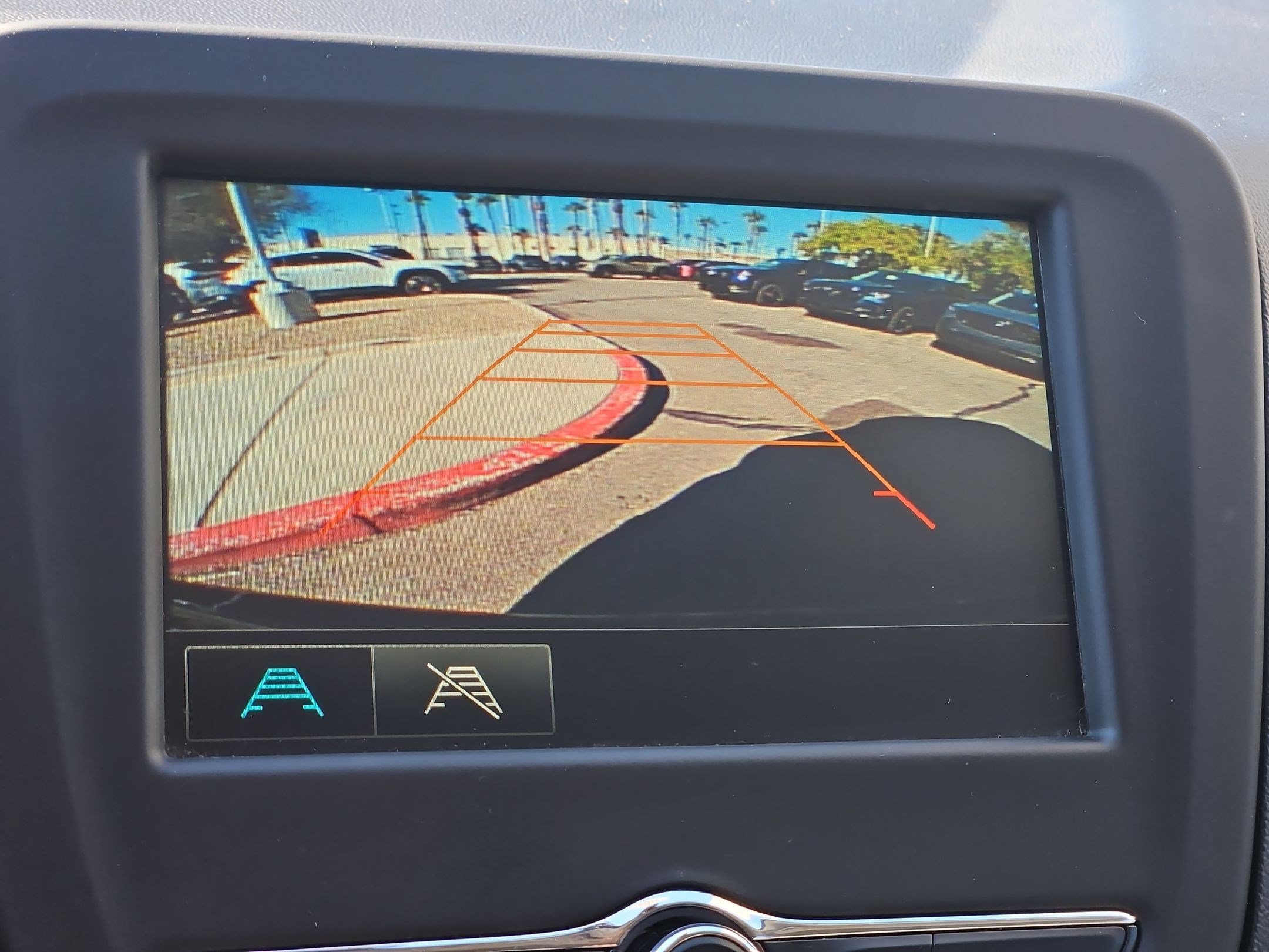 Certified 2018 Chevrolet Equinox LT FWD image 19