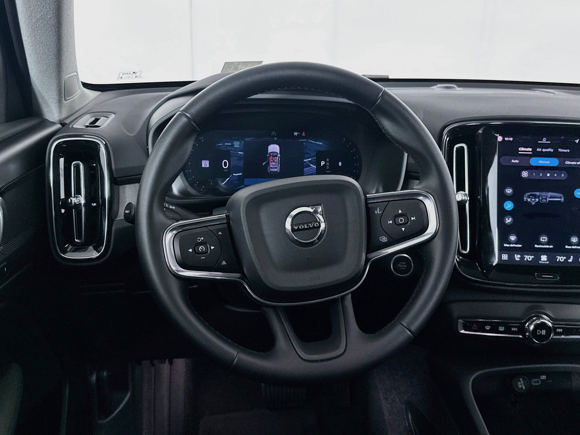 Used 2026 Volvo XC40 B5 Plus AWD/4WD image 18