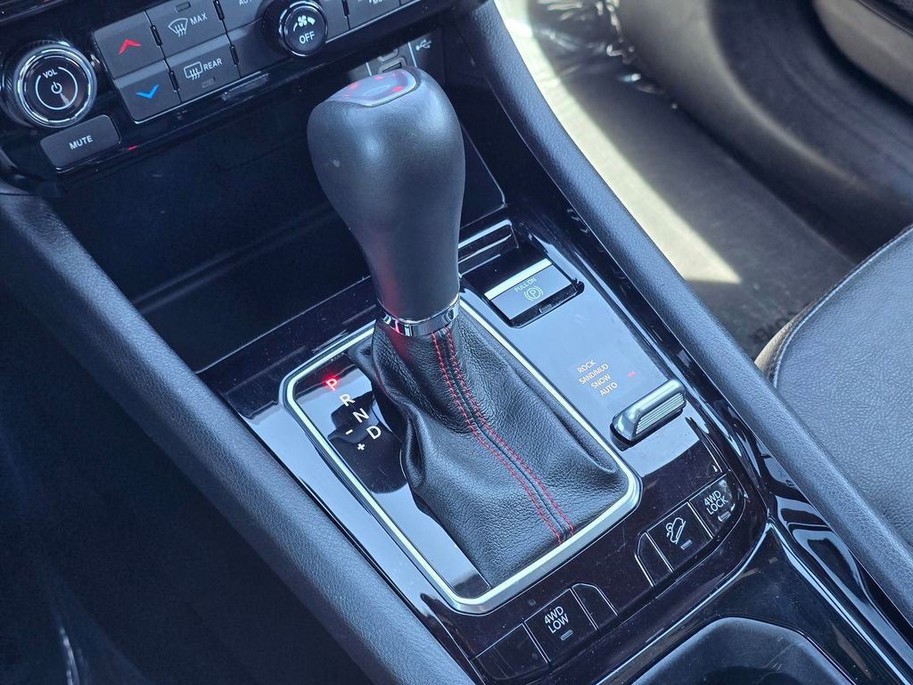 Used 2024 Jeep Compass Trailhawk image 32