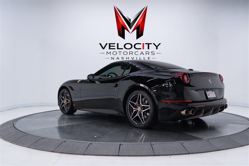 Used 2017 Ferrari California T RWD image 8