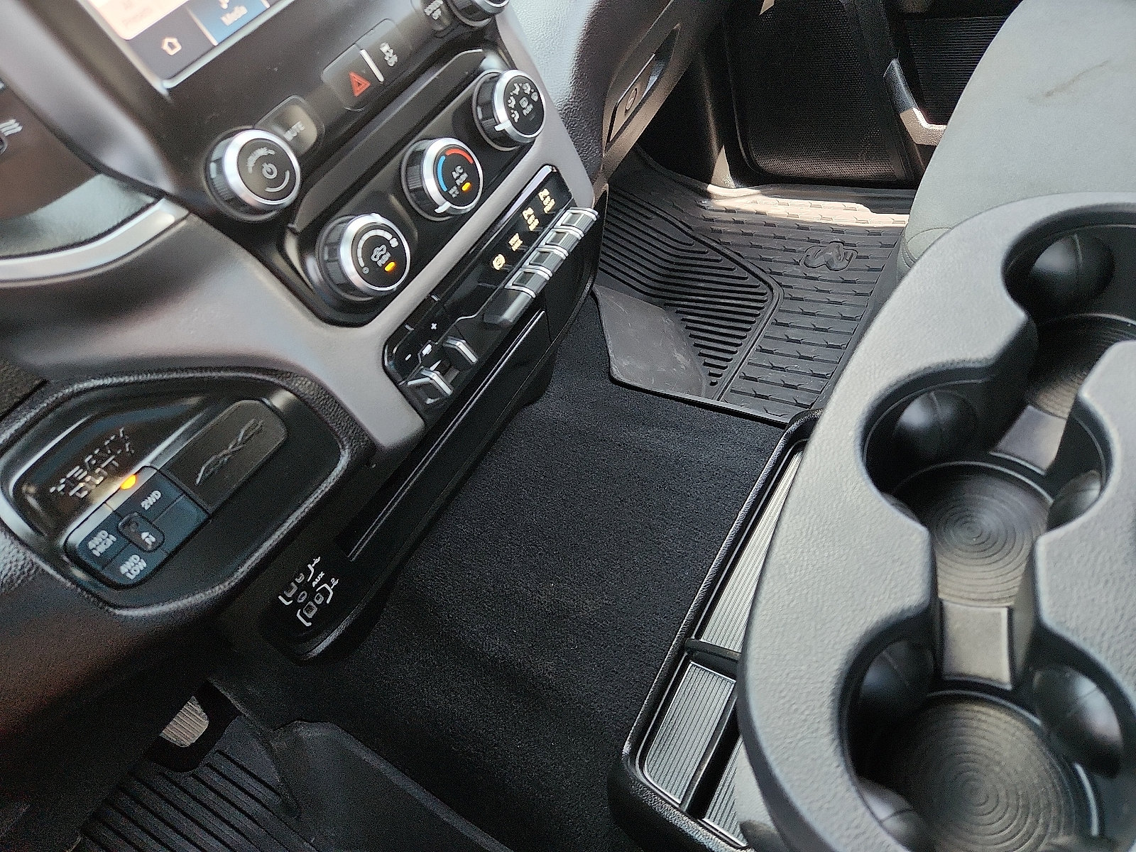 Used 2024 RAM 2500 Big Horn AWD/4WD image 20