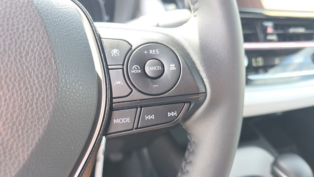 Used 2026 Toyota Corolla SE FWD image 22