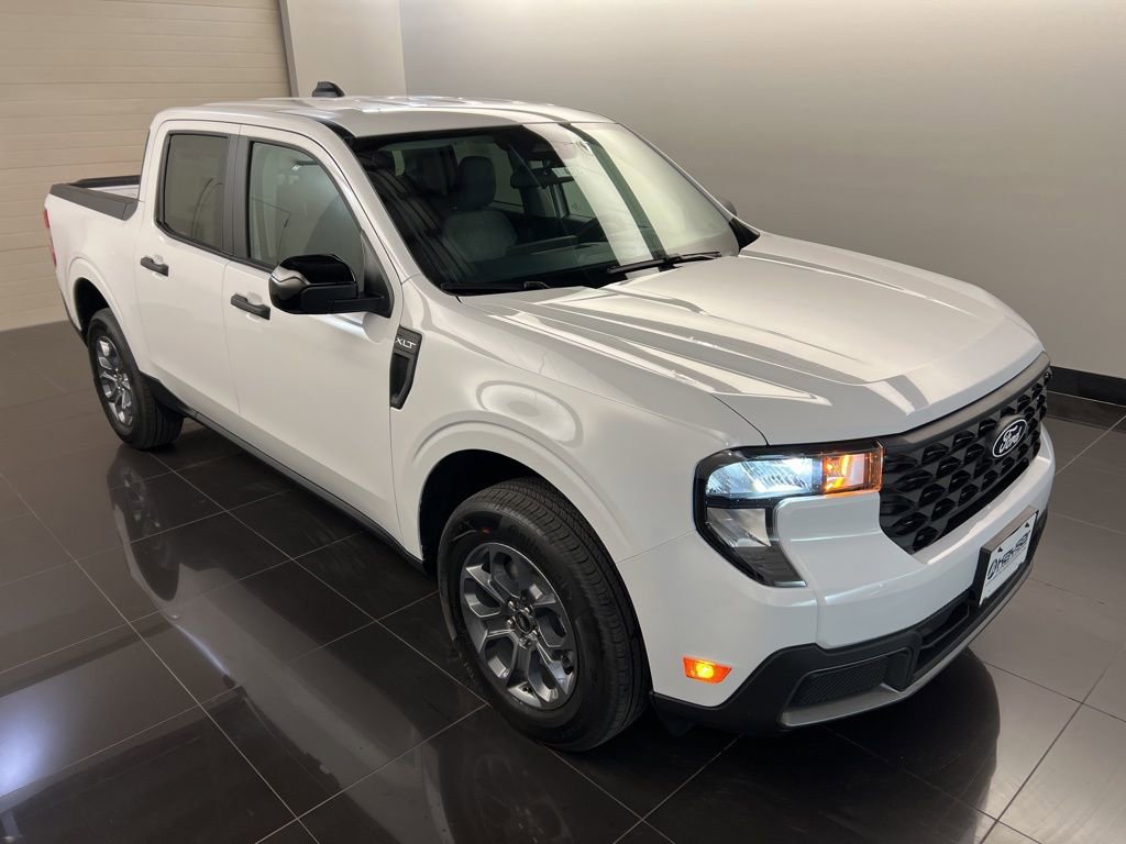 New 2025 Ford Maverick XLT w/ Equipment Group 301A