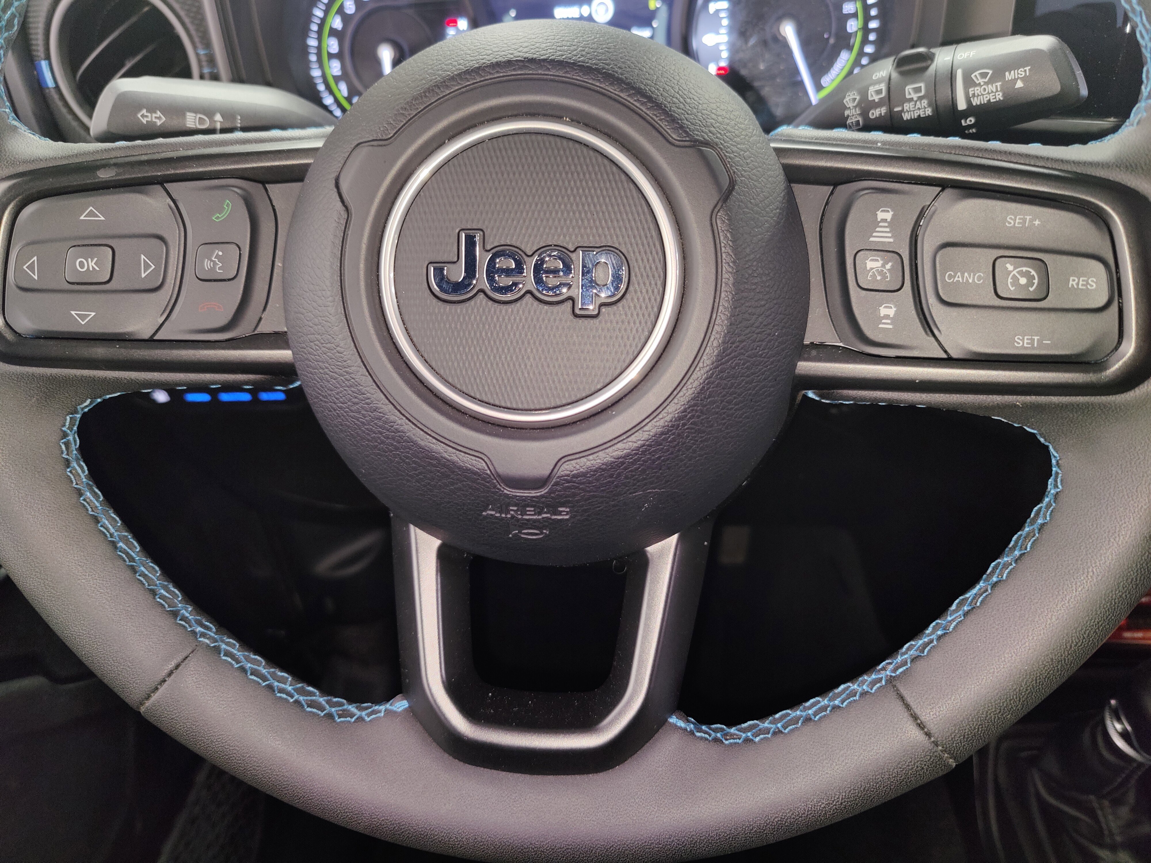 Used 2025 Jeep Wrangler Unlimited Rubicon 4xe w/ Convenience Group image 26