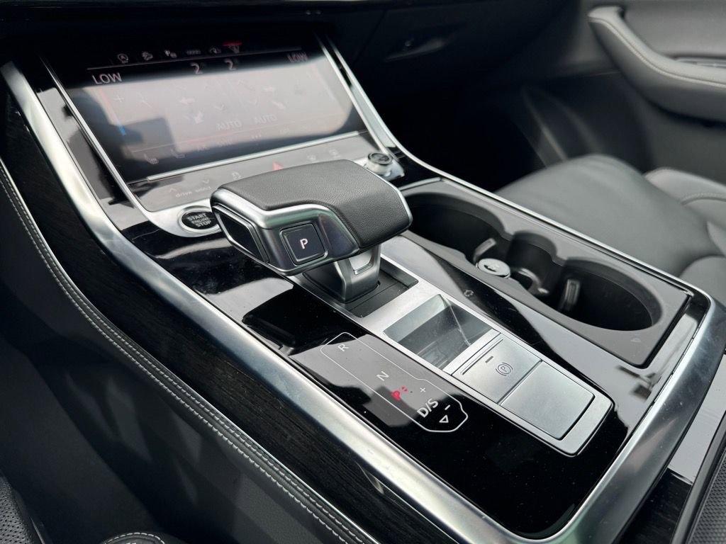 Used 2024 Audi Q8 Prestige w/ Prestige Package image 21