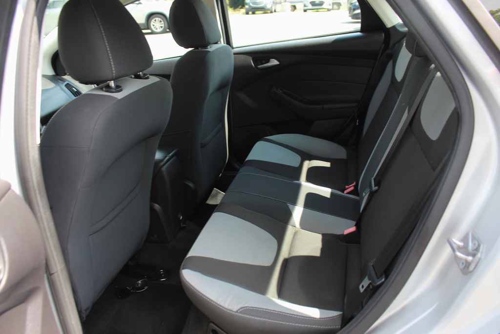 Used 2014 Ford Focus SE w/ SE Sport Package FWD image 23