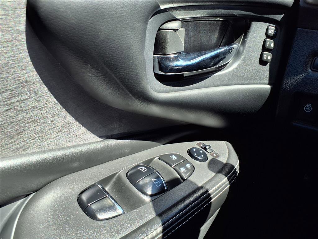 Used 2019 Nissan Murano SL w/ Cargo Package image 12