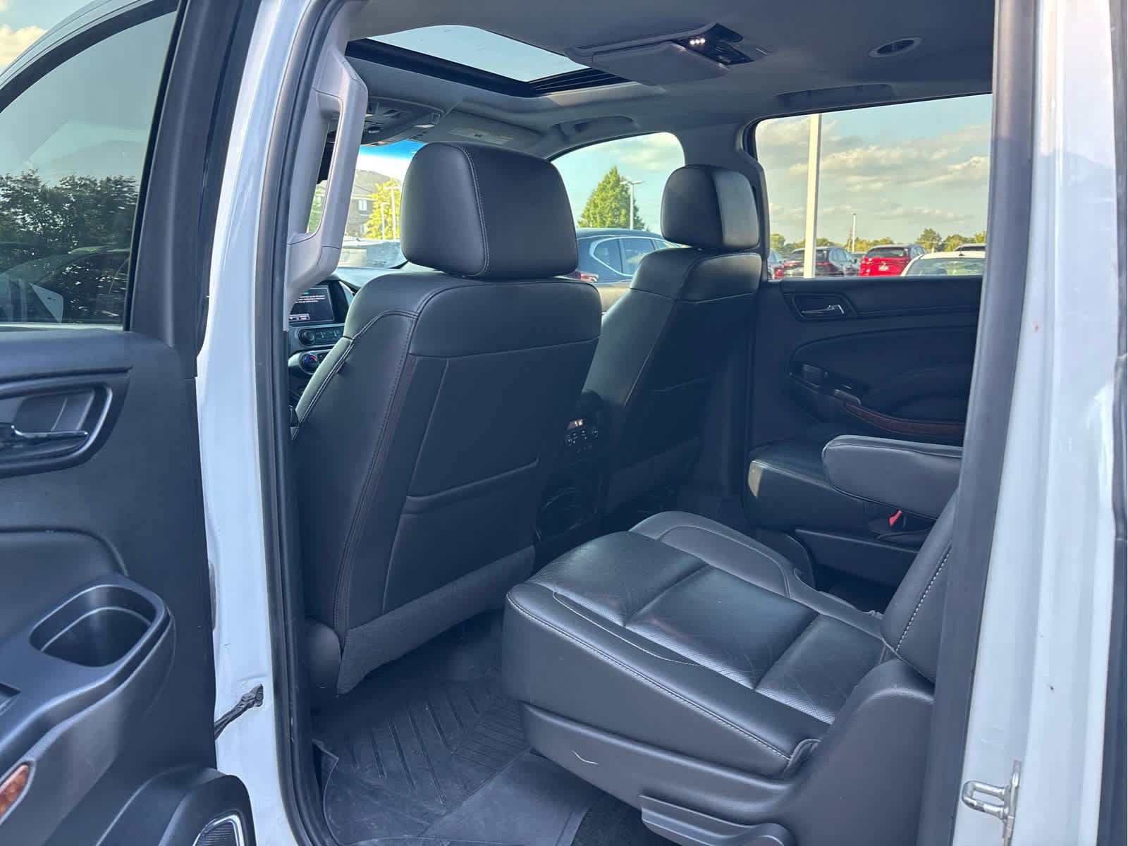 Used 2018 Chevrolet Suburban Premier AWD/4WD image 5