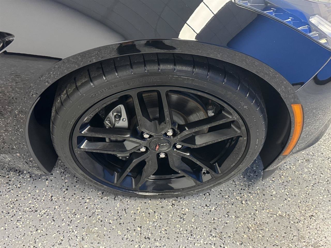 Used 2019 Chevrolet Corvette Stingray Coupe w/ 1LT RWD image 29