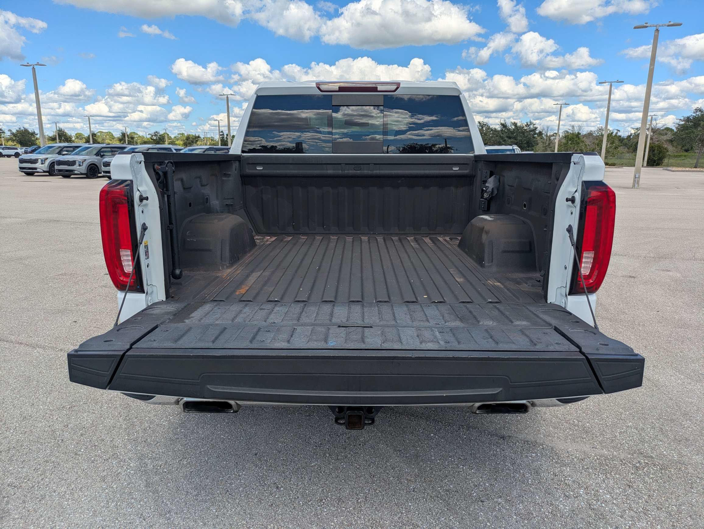 Used 2019 GMC Sierra 1500 SLT w/ SLT Premium Package AWD/4WD image 14