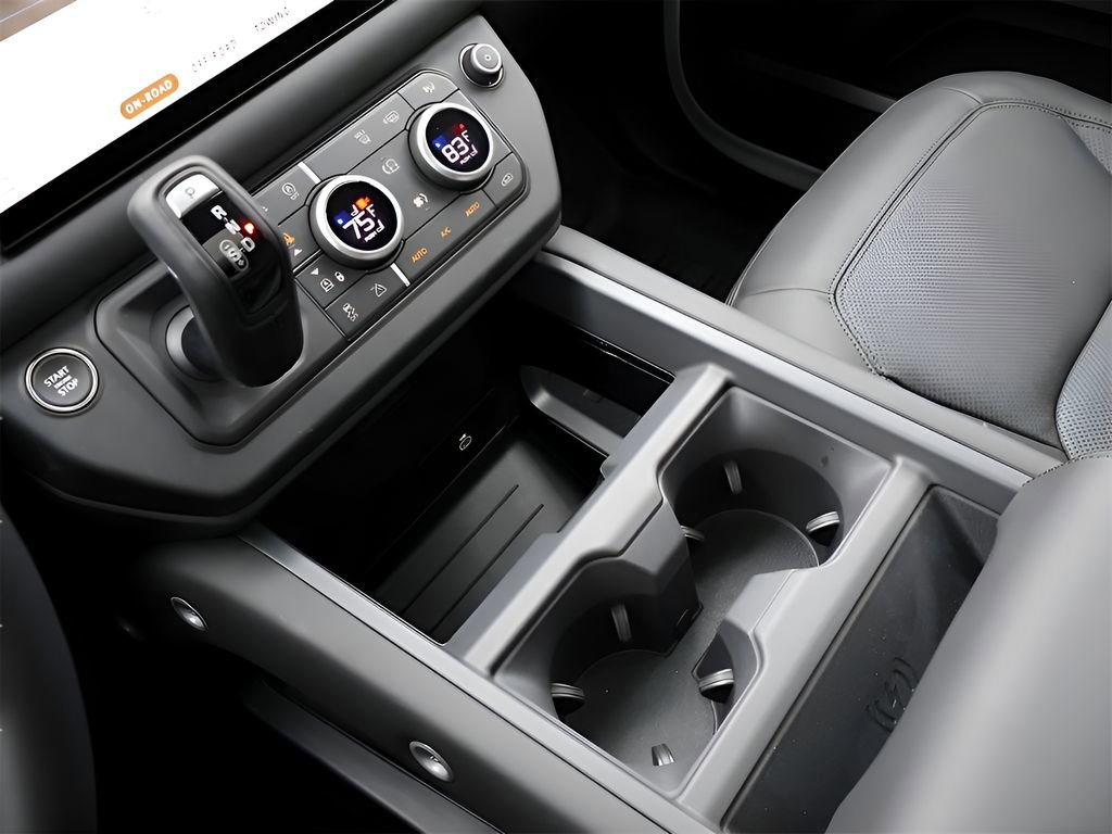 New 2025 Land Rover Defender 90 X-Dynamic SE image 28
